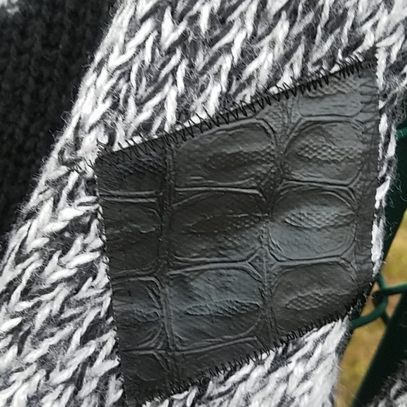 Code Zero sweater. Size large - Picture 2 of 8